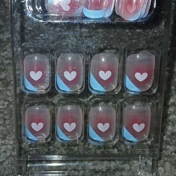 Press on Nails with hearts NEW - Picture 4 of 4